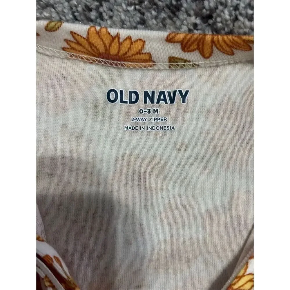 ❤️Old Navy 2Way Zip Floral Sleep & Play 0-3M
